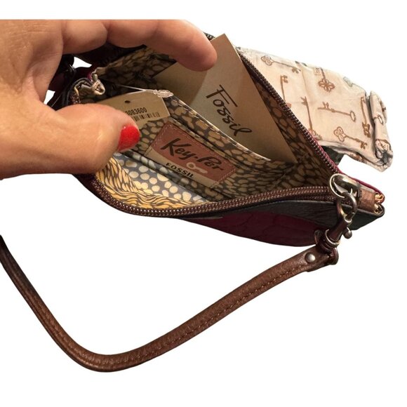 New Fossil Red Quilted Wristlet Purse With Brown Leather Trim & Key Print Lining - Picture 3 of 4